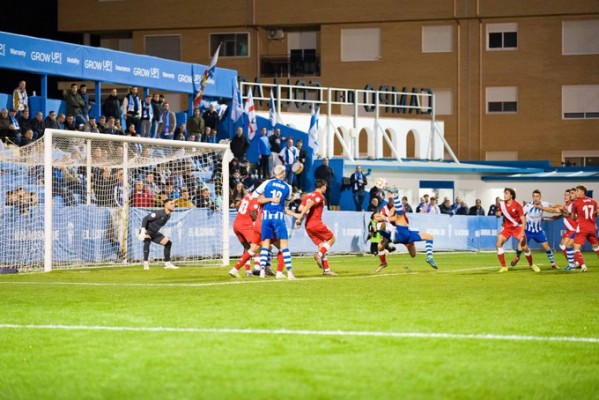 Alcoyano-Ceuta, duelo con dinámicas similares