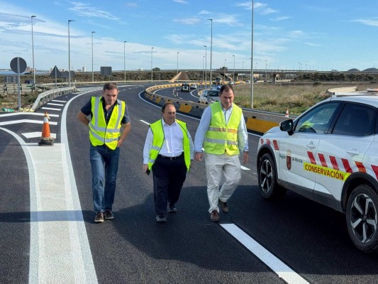 La vía rápida de La Manga mejora en seguridad tras una inversión de 1,3 millones de euros