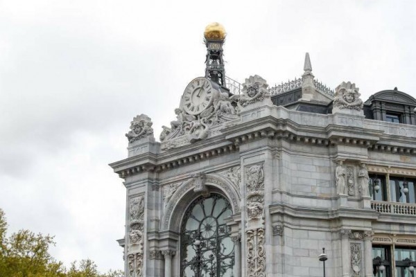 La morosidad de la banca bajó al 3,43 % en septiembre porque el crédito sano crece
