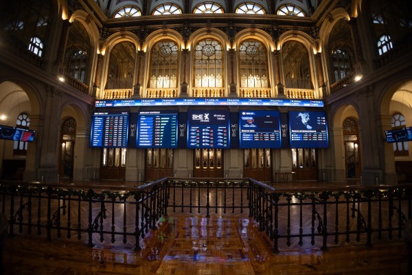 El Ibex 35 cierra con otra subida de un 0,18%, pero permanece en los 11.600 puntos