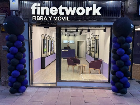Finetwork sigue con su ofensiva de nuevas tiendas 2.0: abre en Sanlúcar de Barrameda y en León