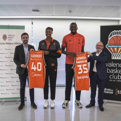 El Centro Médico Quirónsalud Mercado de Colón acoge la presentación de los jugadores del Valencia Basket Kayla Alexander y Amida Brimah