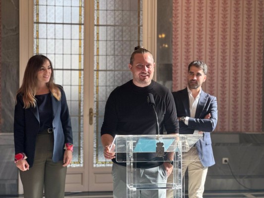 El músico murciano Antonio Micol presenta su último disco, 'El momento es ahora'
