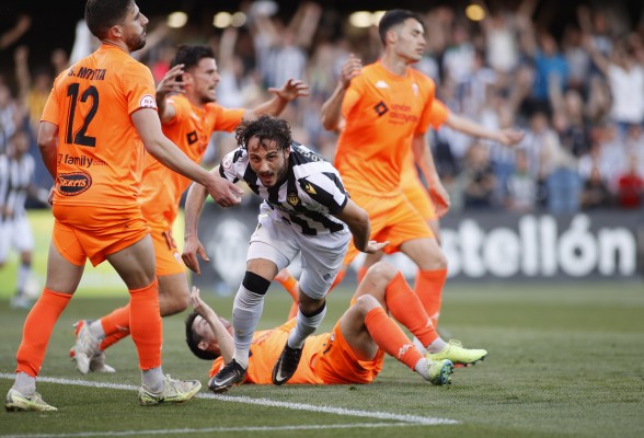 El CD Castellón celebra la Magdalena con la victoria ante el Alcoyano (Fotos: Carme Ripollés)