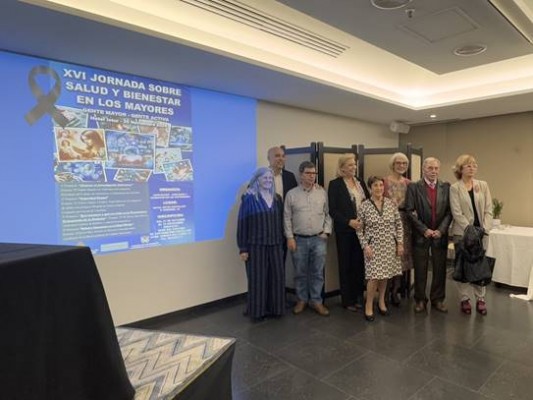 Las enfermeras jubiladas de Castellón analizan la 'Salud y Bienestar en los Mayores' en una jornada