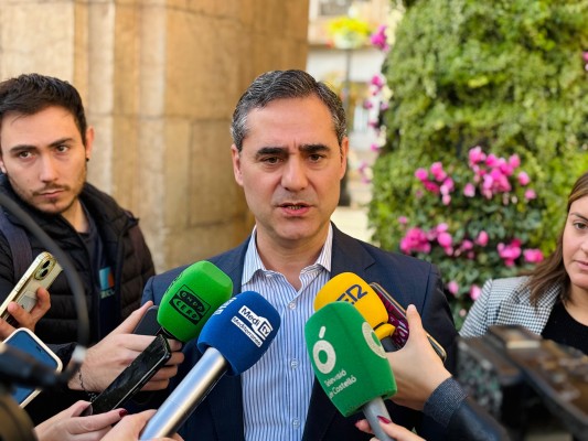 Ortolá anuncia una querella contra Garcia por entrar en su despacho y este dice que tenía permiso