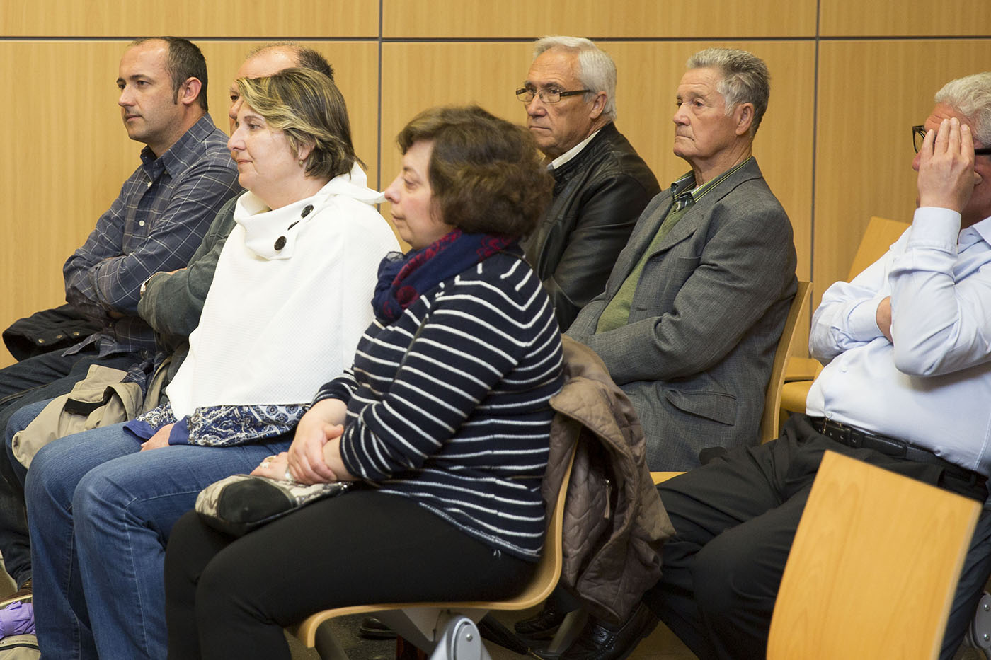 El alcalde de Zarra niega haber dirigido una adjudicación en favor de su hijo