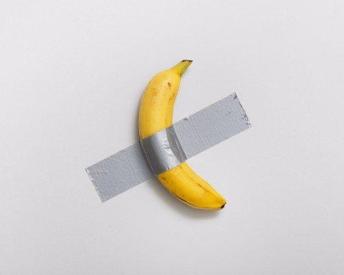La obra de arte del plátano pegado a una pared de Cattelan se vende por casi seis millones de euros
