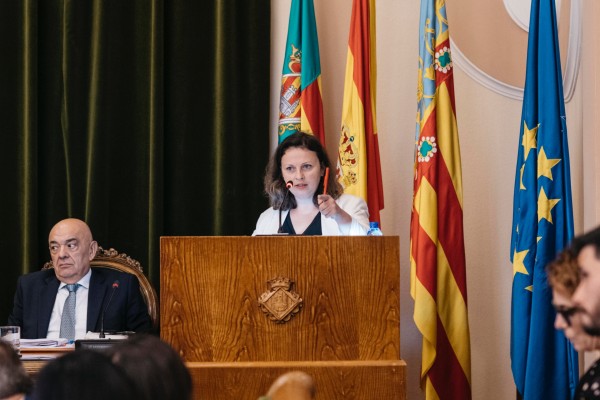 El PSPV presenta una moción para leer nombres de víctimas de violencia machista al iniciar los plenos