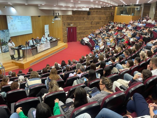 Sanidad conciencia sobre las resistencias a los antibióticos con actividades de divulgación