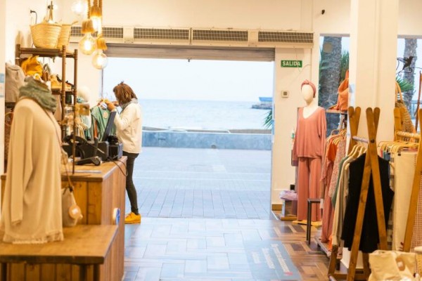 El pequeño comercio de Murcia confía en la Navidad para remontar: bonos, redes sociales y ofertas