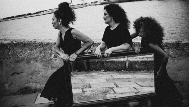 Rosario Toledo baila y canta flamenco 