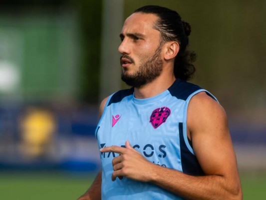 Kochorashvili se incorpora a los entrenamientos y podrá jugar ante el Racing en Ferrol
