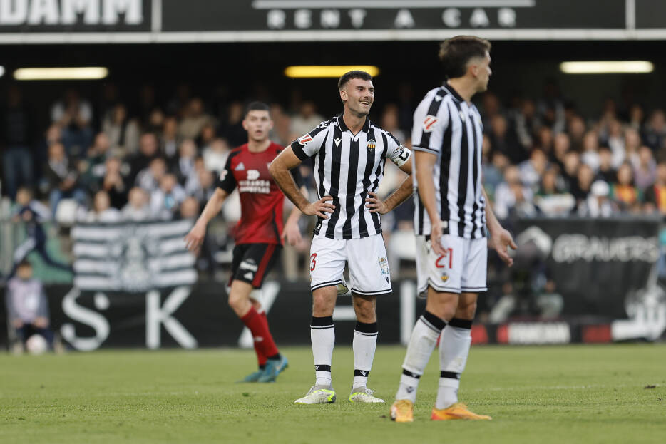 El Castellón pierde a Calavera por sanción y Salva Ruiz es duda para el partido ante el Huesca