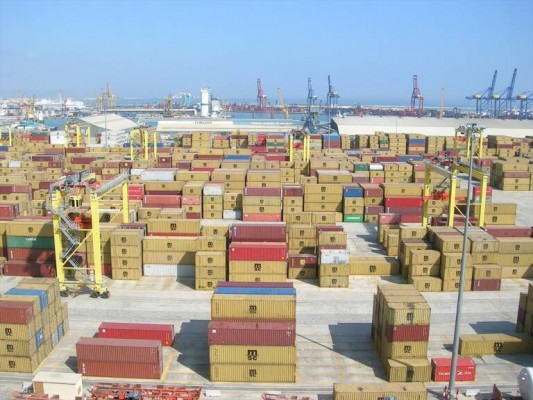 El tráfico portuario en Valencia tras la Dana: se mantienen las importaciones y se resienten las exportaciones
