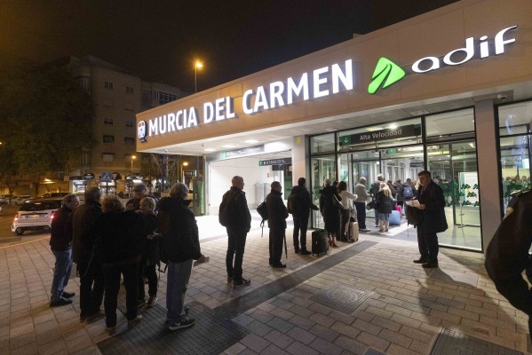 Así ha sido el primer viaje comercial del AVE Murcia- Madrid (Fotos: OMEGA)