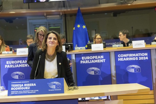 El PPE apoya aprobar a Ribera como vicepresidenta sin votación secreta pese al rechazo del PP español