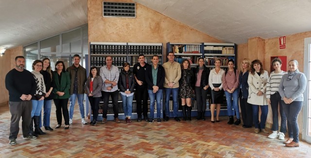 Los Alcázares trabajará con agentes de la Policía Local para reducir el absentismo escolar 