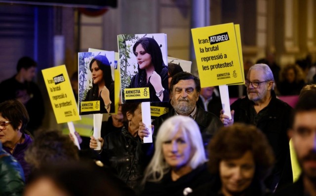 Manifestación por el Día Internacional para la Erradicación de la Violencia hacia las Mujeres en Castelló (Fotos: Castellón Plaza)