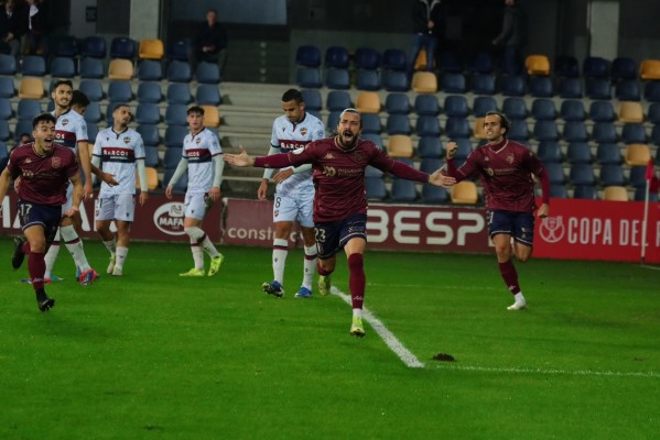 Al Levante le resbala la Copa: ridículo granota en Pasarón