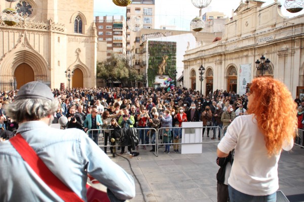 Medio día de música local 'non stop' por dos buenas causas: el Vermut Solidari celebra su quinta edición