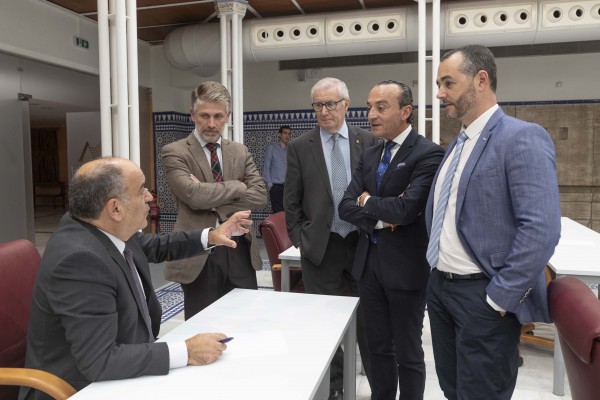 Sesión de control: Martínez Vidal interroga a López Miras por la lista de altos cargos vacunados (Foto: A. R. M. / EFE)