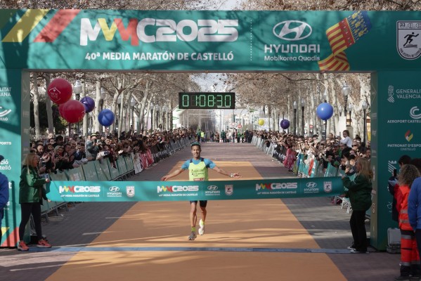 Luis Escriche y Alicia Álvarez ganan el Medio Maratón de Castelló