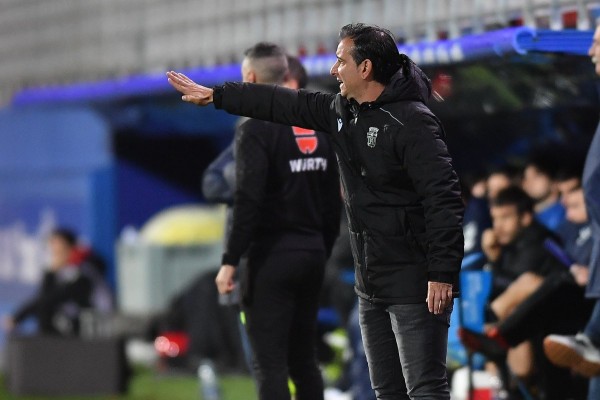 Jandro y Abelardo son top en la lista de los peores entrenadores de Segunda con el colista Efesé