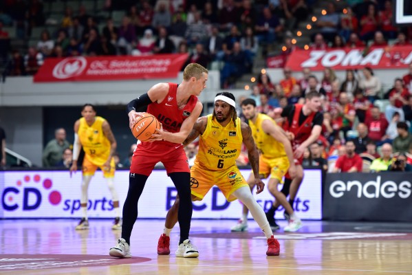El UCAM CB es arrollado en el tercer cuarto y sale de los puestos de Copa