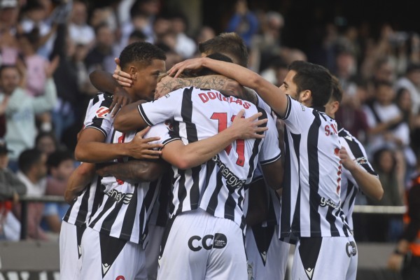El Castellón convence ante el Málaga y se reencuentra con la victoria

