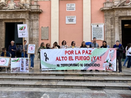 Una concentración en València reclama el alto el fuego a la guerra en Palestina y el Líbano