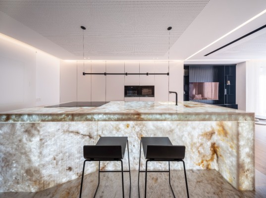 La casa de Murcia que ofrece una experiencia en cada rincón y cuya cocina brilla con luz propia