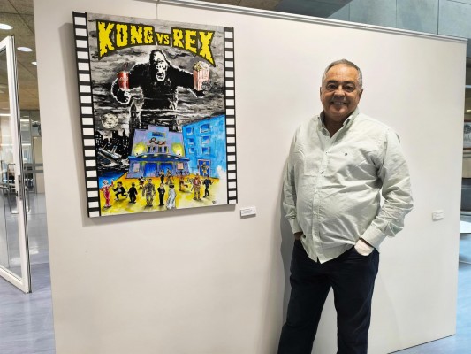 Pinceles contra el olvido del cine Rex: desde King Kong con palomitas a Errejón en el laberinto del fauno