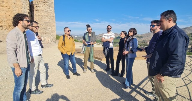 Gabarrón llevará un casco para registrar su actividad mental mientras pinta un mural en el Castillejo de Monteagudo