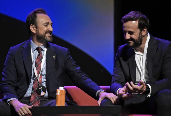 Los jóvenes empresarios se visten de gala para conmemorar sus 25 años en la Región (Fotos: Juanchi López)