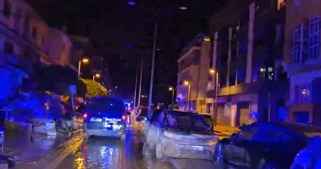 La Policía Local de Murcia, recibida en Algemesí entre aplausos y al grito de 