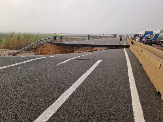 Cercanías, metro y carreteras añaden más desgracia a las 155 muertes por la DANA en Valencia