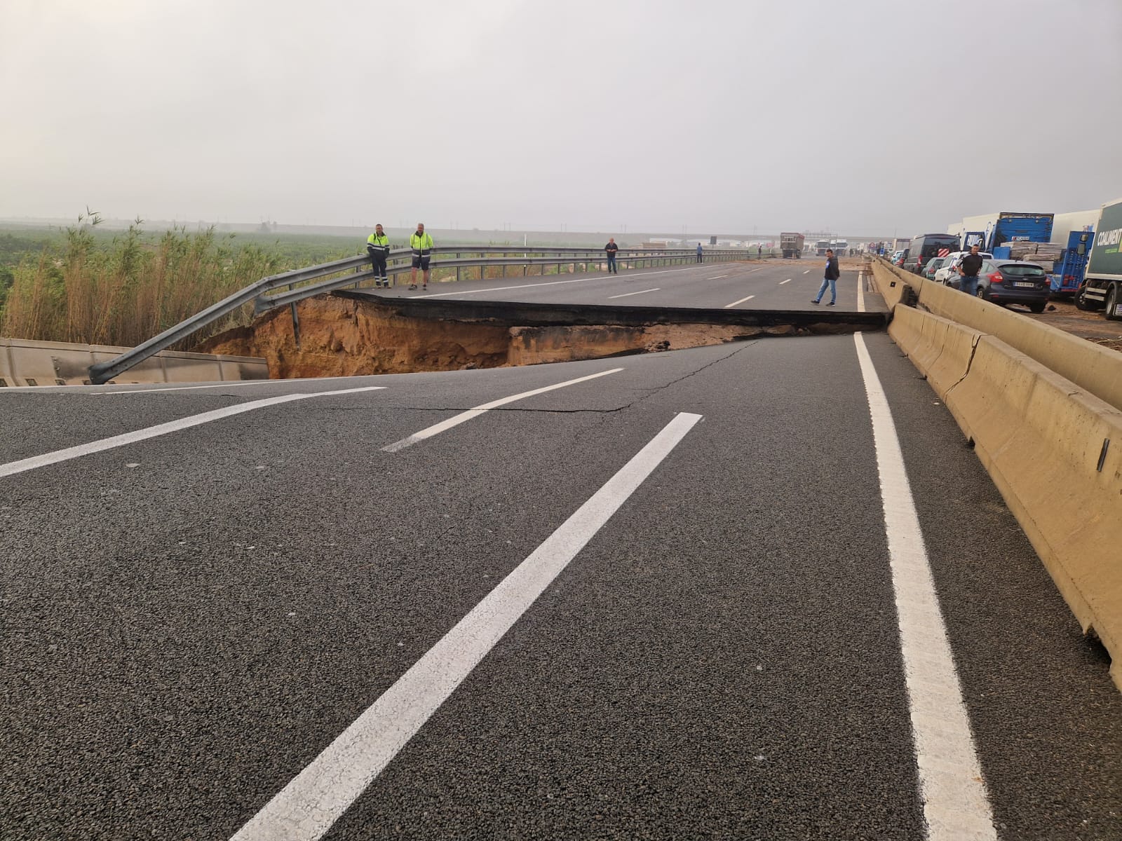 Cercanías, metro, carreteras: la Dana deja sin transporte diario a miles de personas