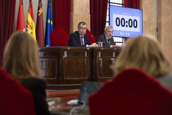 Los Presupuestos de Murcia salen adelante, pero su debate se aplaza por la tragedia de la Dana