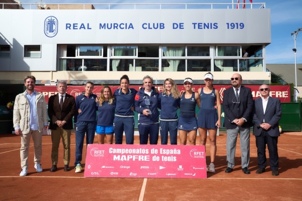 El CT Valencia gana en Murcia su primer título nacional y lo dedica a las víctimas de la Dana 