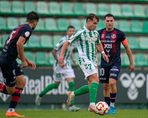 El Yeclano ve truncada su racha y cae ante el filial del Betis tras cinco jornadas sin hacerlo 