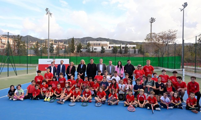 Nico Almagro inaugura las nuevas pistas de La Alberca que llevan su nombre 