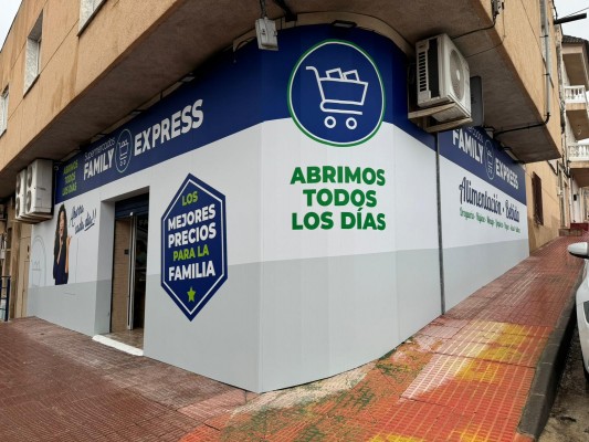 Family Express aterriza en Javalí Nuevo y estrena su supermercado número 15 en la Región