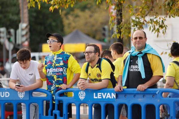 Las imágenes de la emotiva victoria del Villarreal como homenaje a Llaneza (Fotos: Carme Ripollés)