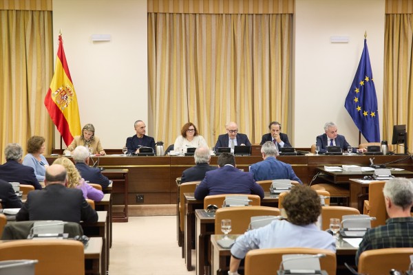 El Gobierno salva parte de su paquete fiscal en el Congreso tras ocho horas de caos