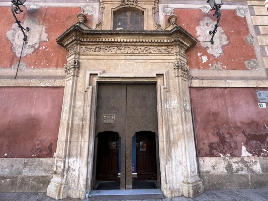 La capilla de la plaza Belluga que nunca duerme: 
