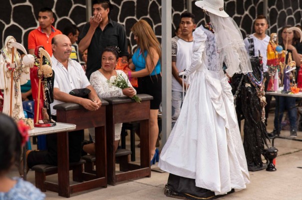 El culto a la Santa Muerte en México a través del objetivo de Vidal Coy: exposición en el Archivo Regional