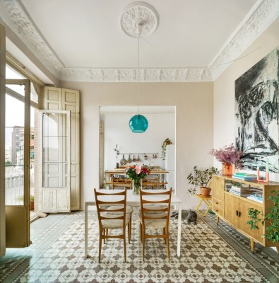 La casa de Murcia de 1920 que pasó de ser una vieja oficina a un hogar lleno de historia... donde ocurren cosas