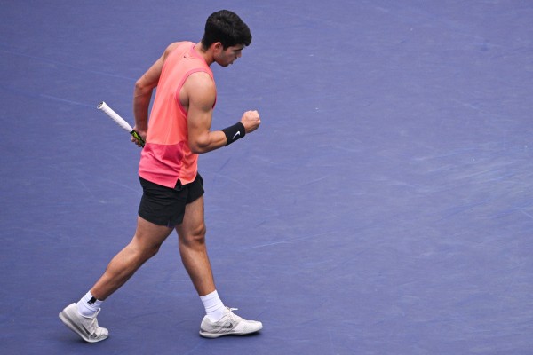 Alcaraz vence a Monfils en otro buen partido y ya está en los cuartos de final en Shanghai