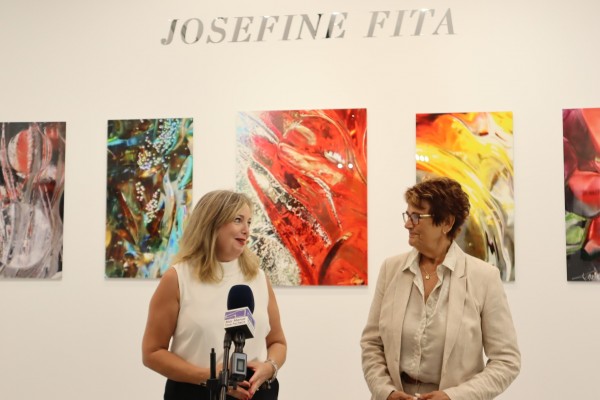 Las fotografías abstractas de Josefine Fita llenan de color y movimiento el Museo Barón de Benifayó de San Pedro 